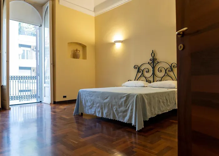 Sulla Via Del Teatro